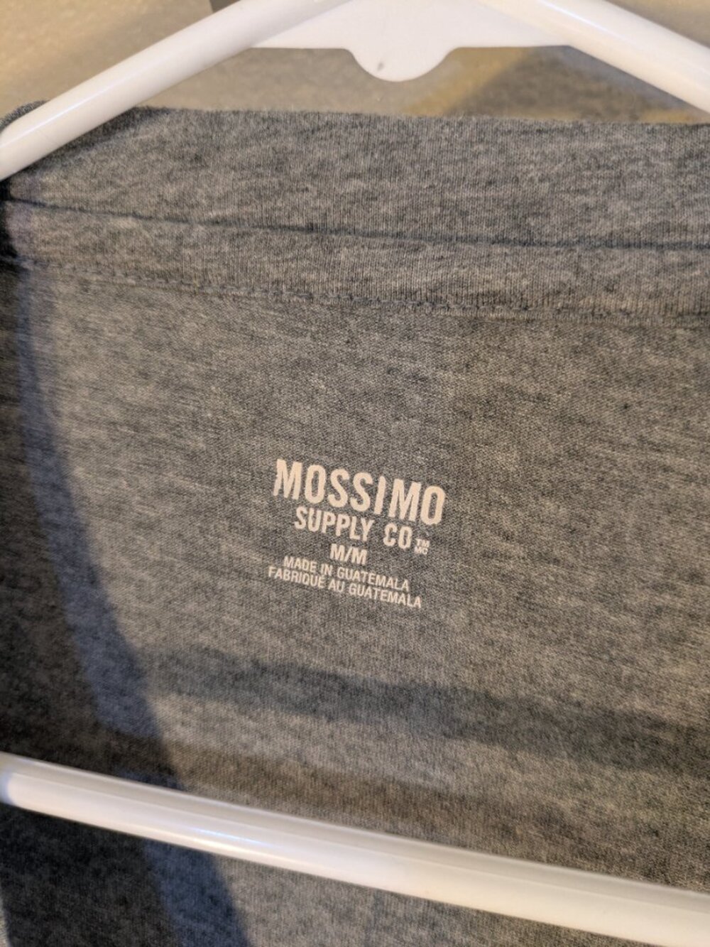 Mossimo V-neck tshirt - Picture 4 of 4
